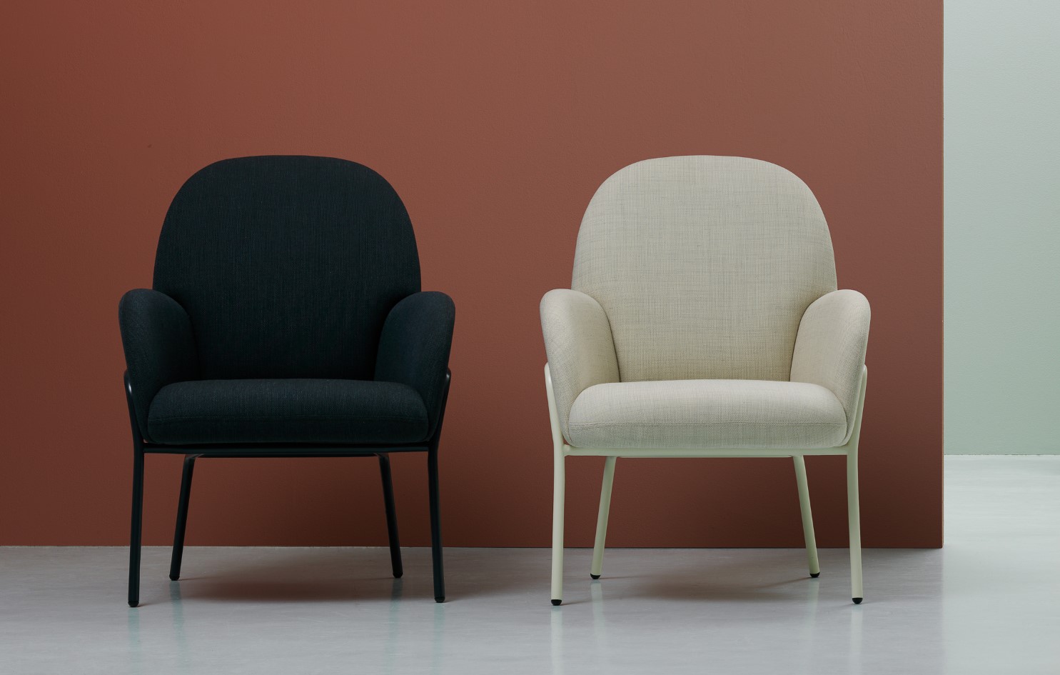 Fogia sling armchair