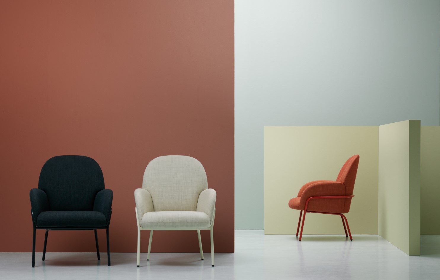 Fogia sling armchair