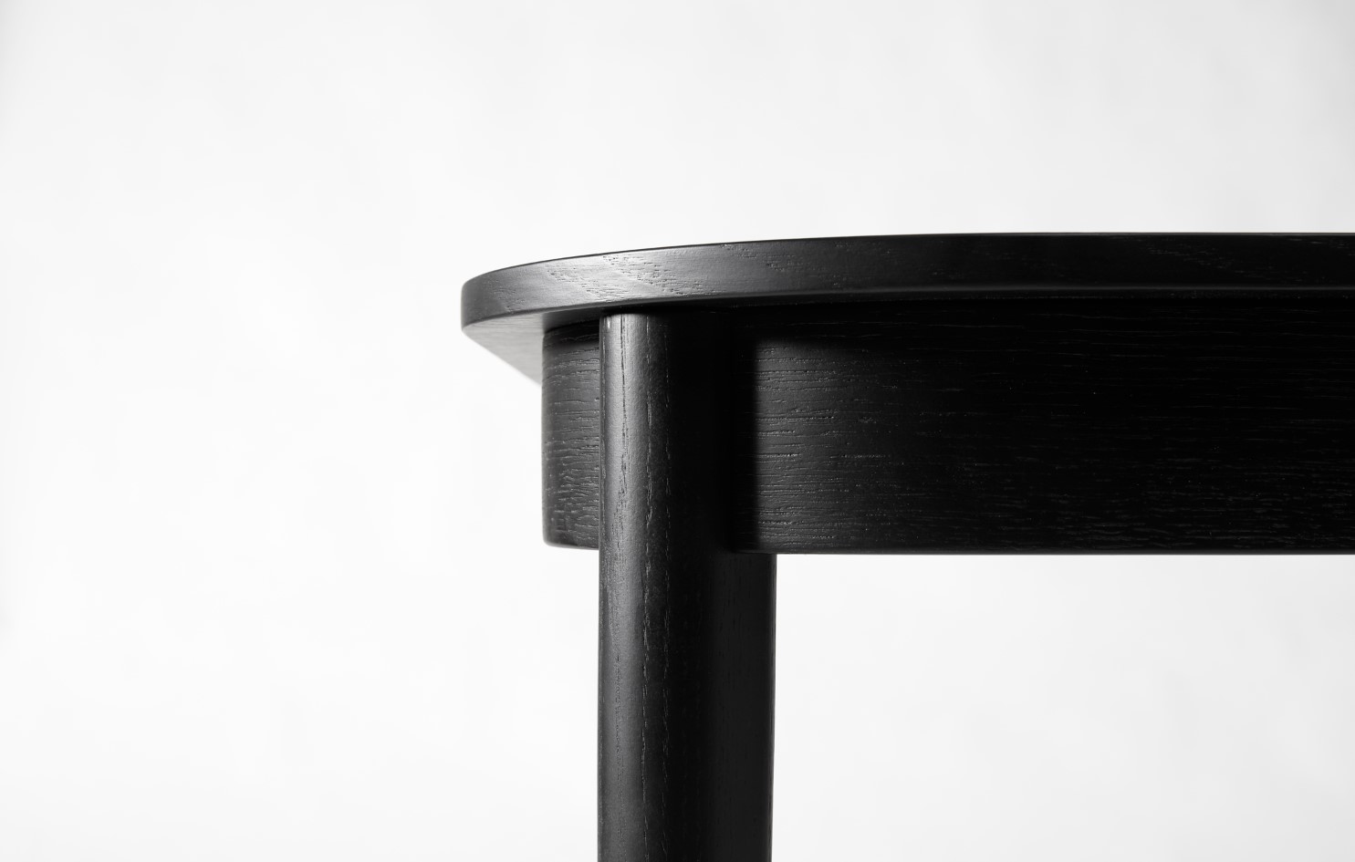 Fogia Figurine Table